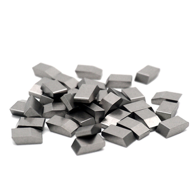 Sawing Tungsten Carbide Tip Cylinder Tips Untuk Alat Pemotong Kayu Bekerja