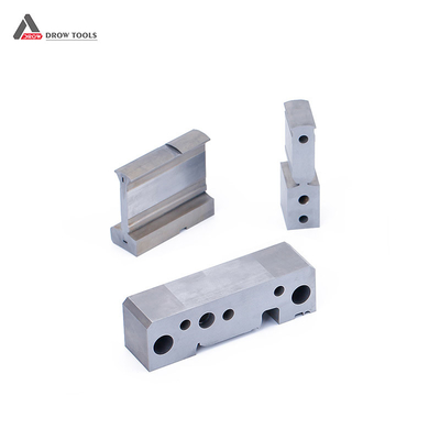 Memperkuat mati Punch Pin Dan Nozzle Disesuaikan dipoles Punch Mold Komponen Precision Mold Komponen